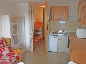 Studio rénové, style montagne, pied des pistes, balcon exposé sud, pour 4 personnes à La Rosière - FR-1-398-557